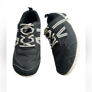 XERO PRIO BLACK AND WHITE BAREFOOT SNEAKERS SIZE 8.5